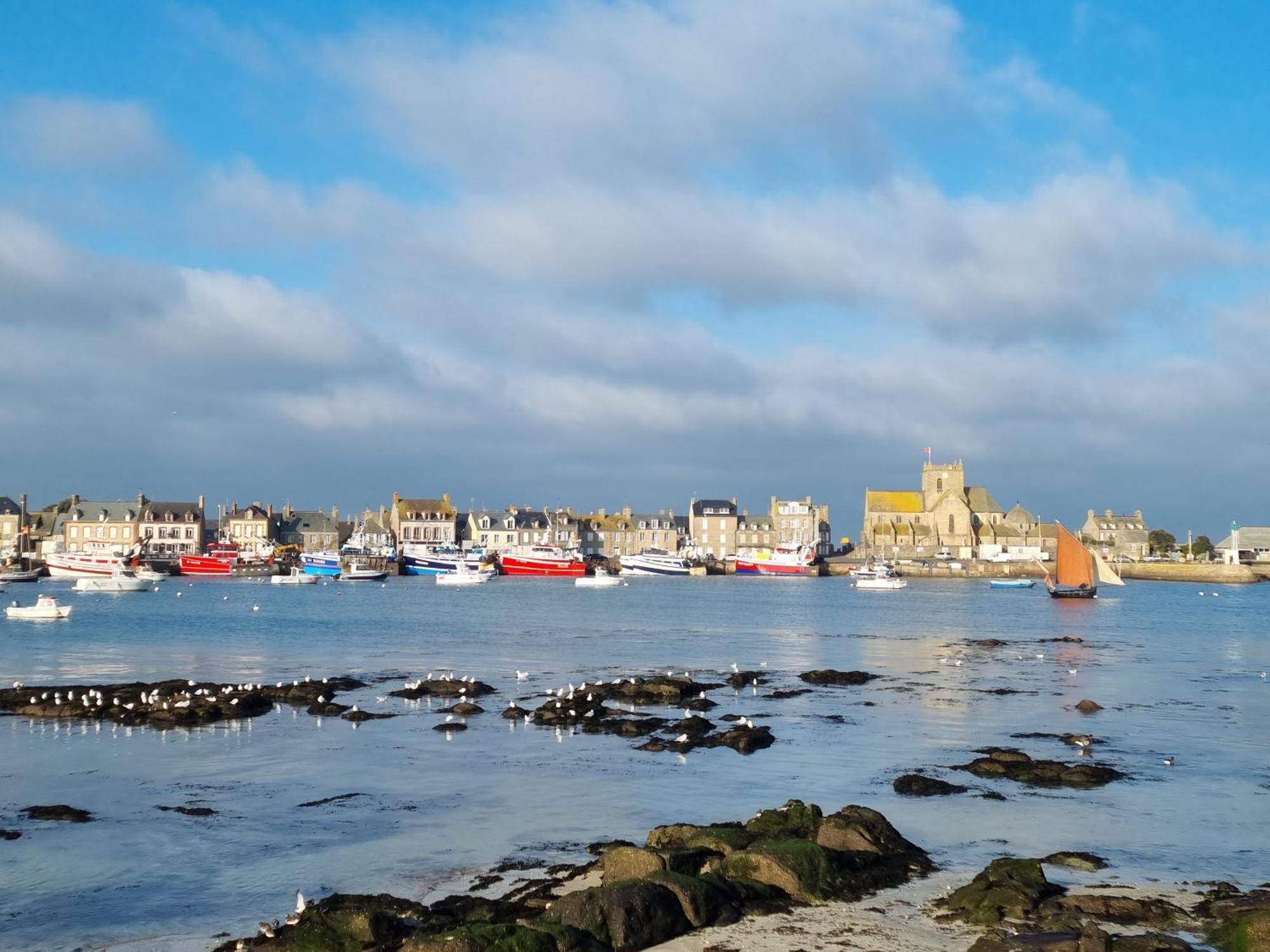 Le Conquerant - Chambres Meublees - Barfleur Exterior foto